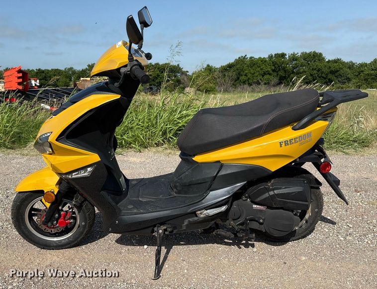 image for item EL2117 2022 Taizhou Zhongeng Freedom scooter