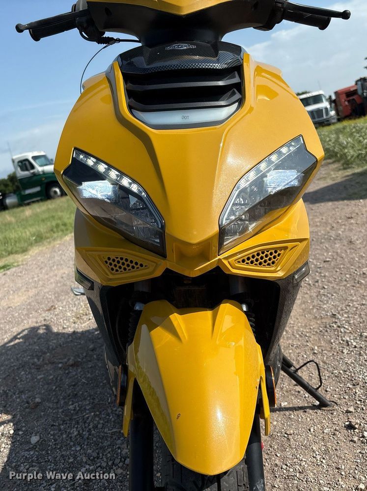 image for item EL2117 2022 Taizhou Zhongeng Freedom scooter