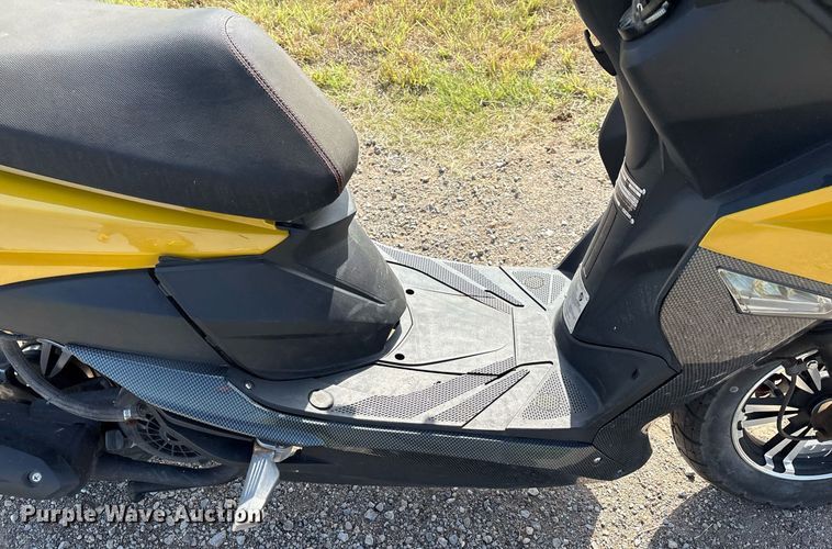 image for item EL2117 2022 Taizhou Zhongeng Freedom scooter