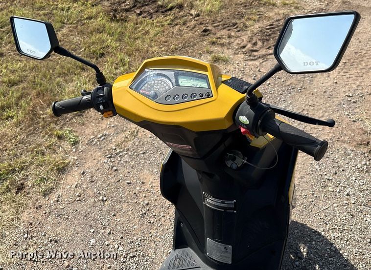 image for item EL2117 2022 Taizhou Zhongeng Freedom scooter