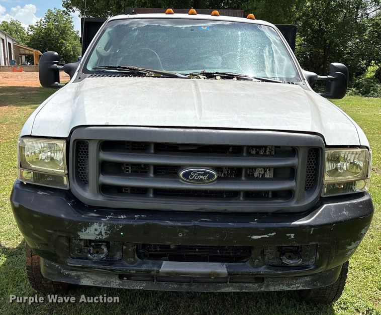 image for item EL2155 2004 Ford F450 Super Duty XL flatbed truck