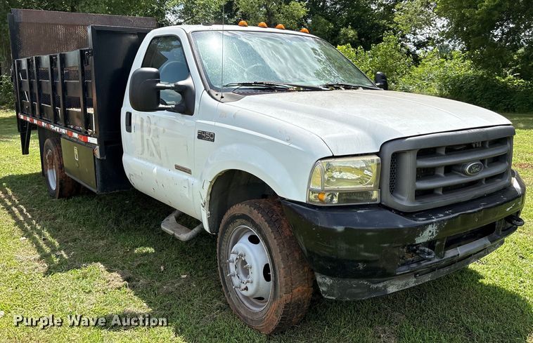 image for item EL2155 2004 Ford F450 Super Duty XL flatbed truck