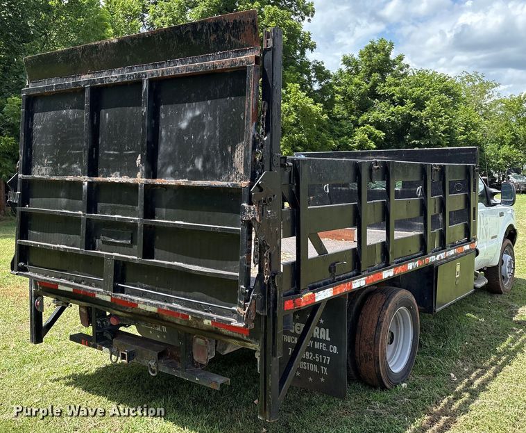 image for item EL2155 2004 Ford F450 Super Duty XL flatbed truck