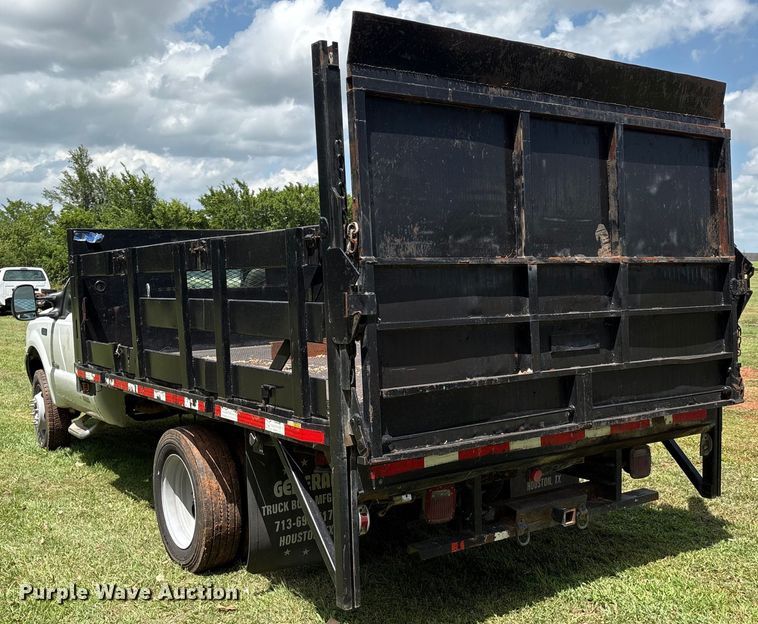 image for item EL2155 2004 Ford F450 Super Duty XL flatbed truck