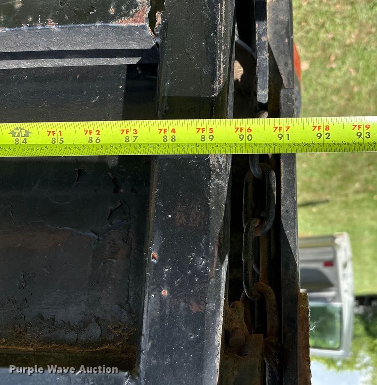 image for item EL2155 2004 Ford F450 Super Duty XL flatbed truck