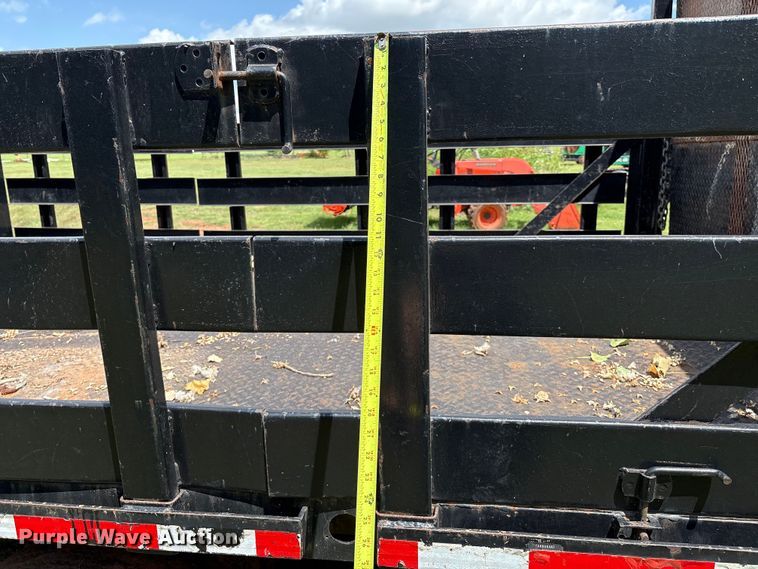 image for item EL2155 2004 Ford F450 Super Duty XL flatbed truck