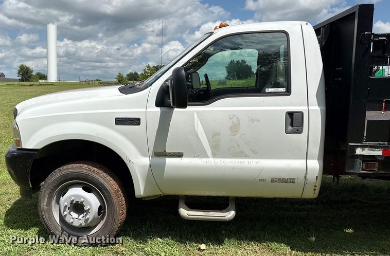 image for item EL2155 2004 Ford F450 Super Duty XL flatbed truck