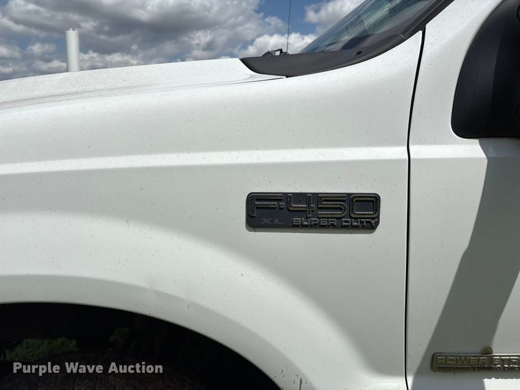 image for item EL2155 2004 Ford F450 Super Duty XL flatbed truck