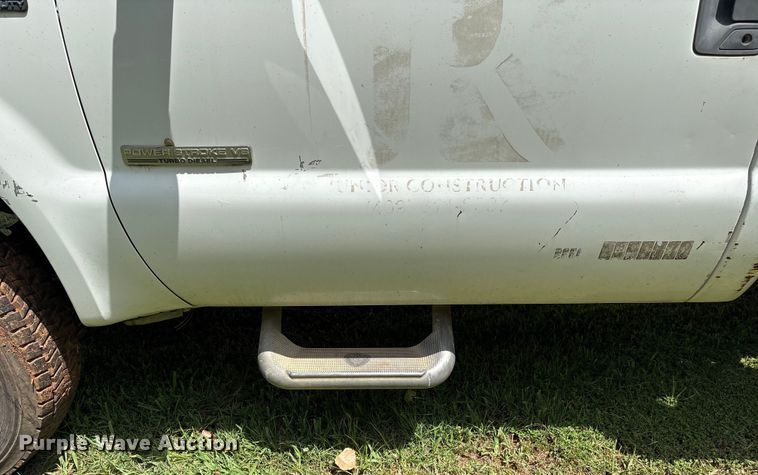 image for item EL2155 2004 Ford F450 Super Duty XL flatbed truck