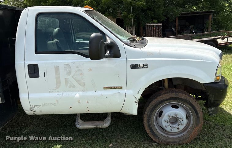 image for item EL2155 2004 Ford F450 Super Duty XL flatbed truck