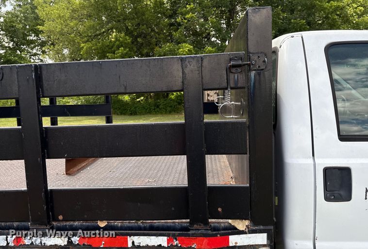 image for item EL2155 2004 Ford F450 Super Duty XL flatbed truck