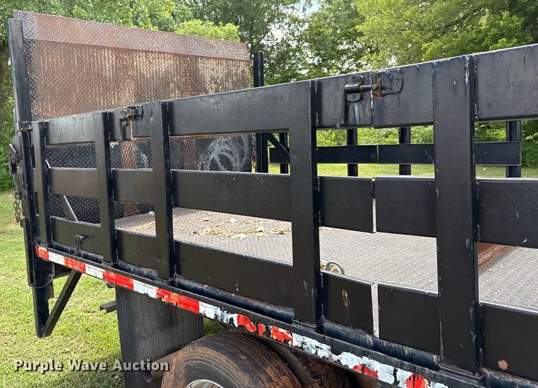 image for item EL2155 2004 Ford F450 Super Duty XL flatbed truck