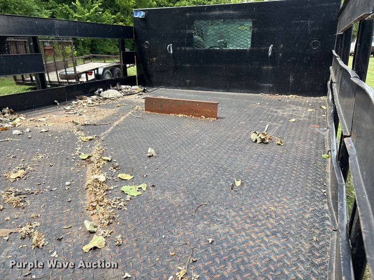 image for item EL2155 2004 Ford F450 Super Duty XL flatbed truck