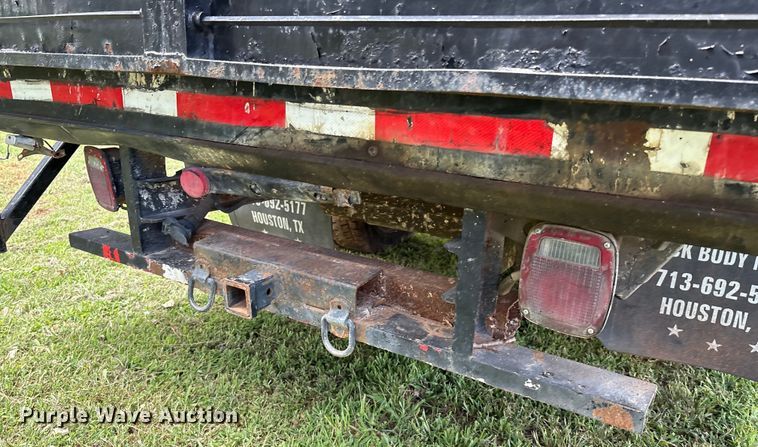 image for item EL2155 2004 Ford F450 Super Duty XL flatbed truck