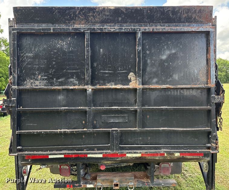 image for item EL2155 2004 Ford F450 Super Duty XL flatbed truck