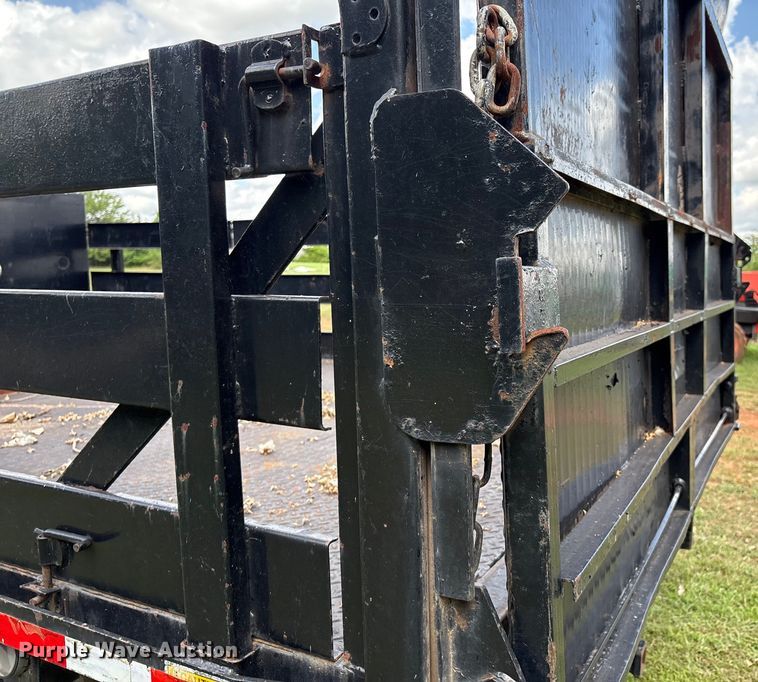 image for item EL2155 2004 Ford F450 Super Duty XL flatbed truck