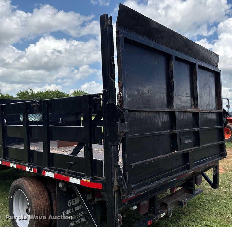 image for item EL2155 2004 Ford F450 Super Duty XL flatbed truck