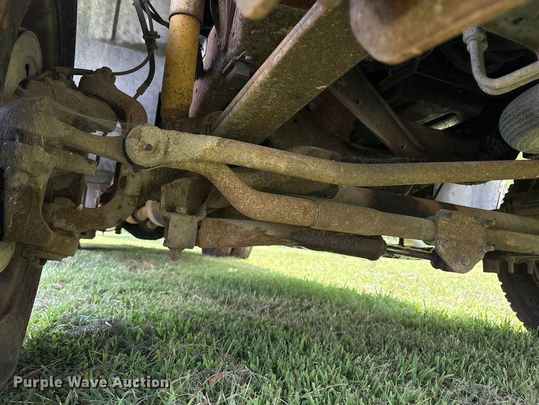 image for item EL2155 2004 Ford F450 Super Duty XL flatbed truck