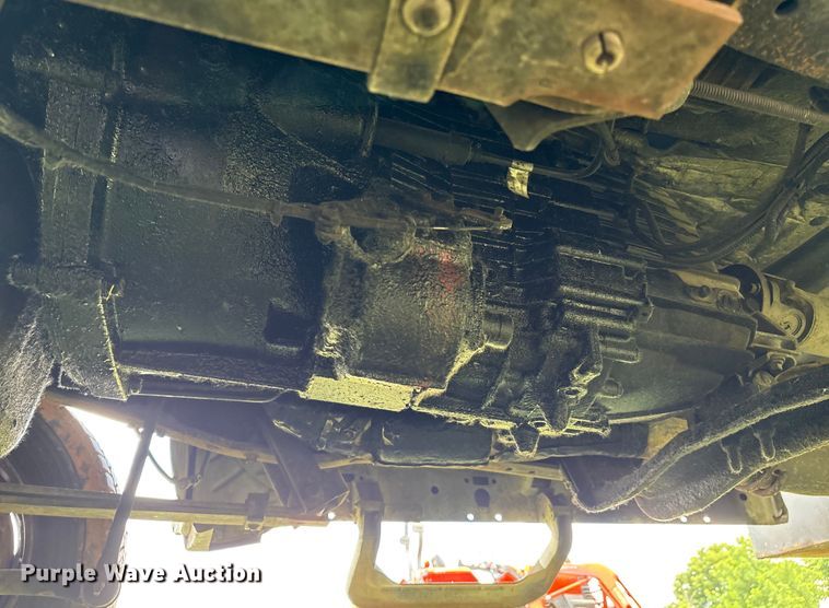 image for item EL2155 2004 Ford F450 Super Duty XL flatbed truck