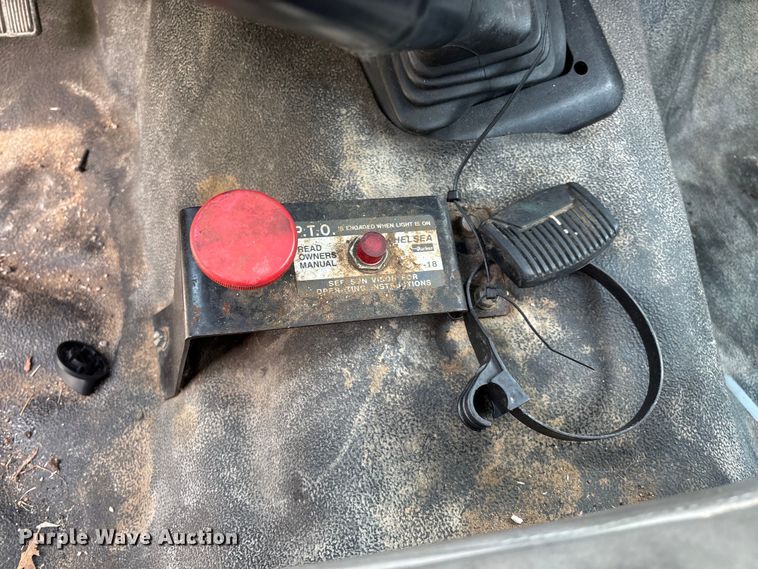 image for item EL2155 2004 Ford F450 Super Duty XL flatbed truck