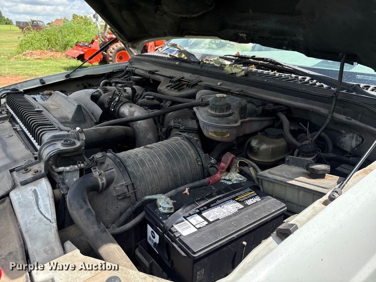 image for item EL2155 2004 Ford F450 Super Duty XL flatbed truck