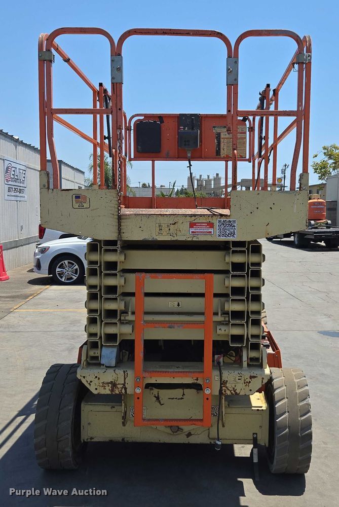 image for item EL6061 2010 JLG 4069 scissor lift