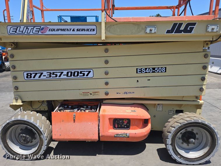 image for item EL6061 2010 JLG 4069 scissor lift