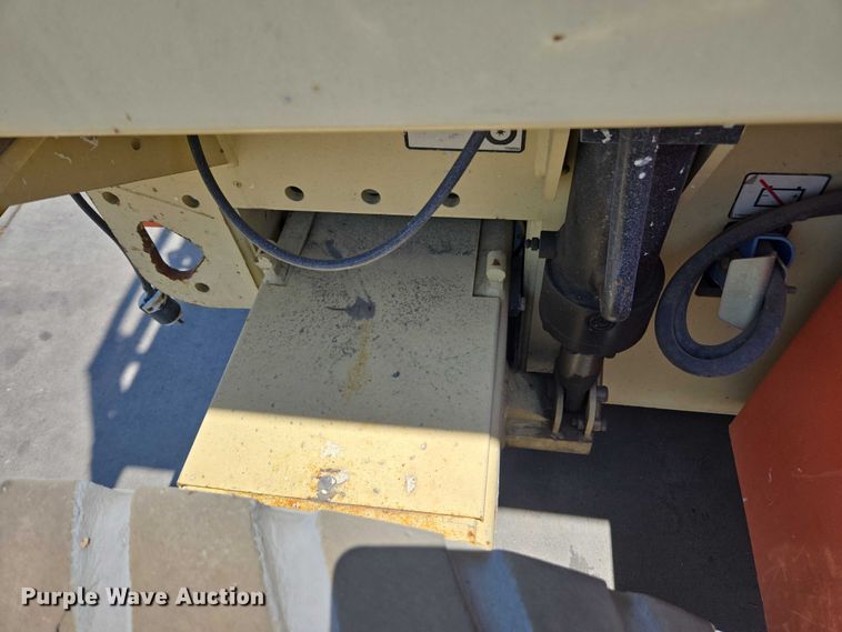 image for item EL6061 2010 JLG 4069 scissor lift