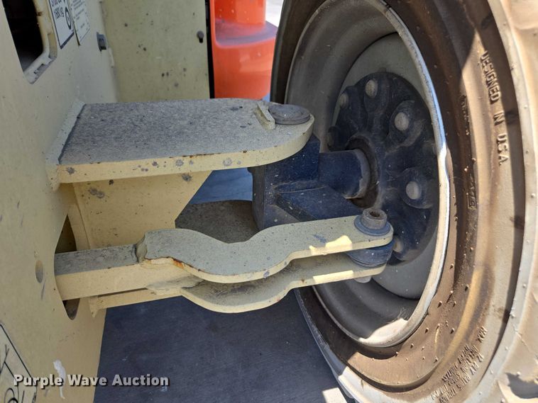 image for item EL6061 2010 JLG 4069 scissor lift