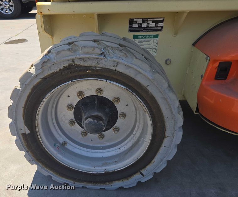 image for item EL6061 2010 JLG 4069 scissor lift
