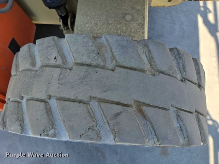 image for item EL6061 2010 JLG 4069 scissor lift