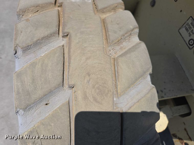 image for item EL6061 2010 JLG 4069 scissor lift