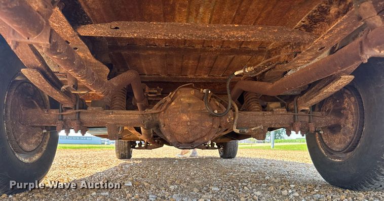 image for item EM2119 1972 GMC 1500 Custom pickup truck