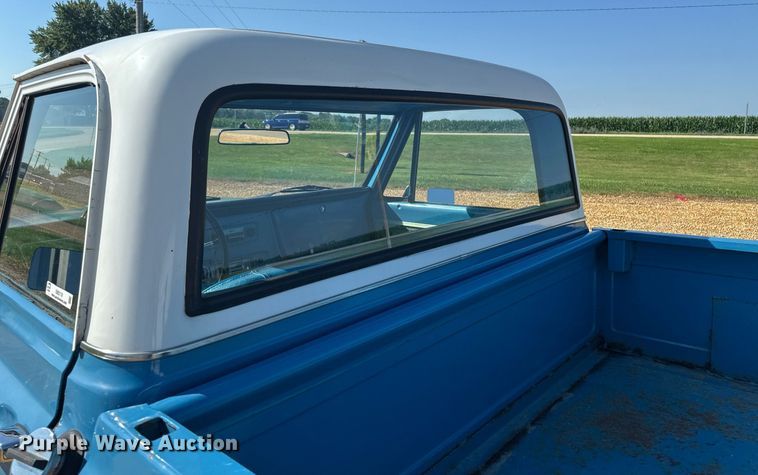image for item EM2119 1972 GMC 1500 Custom pickup truck