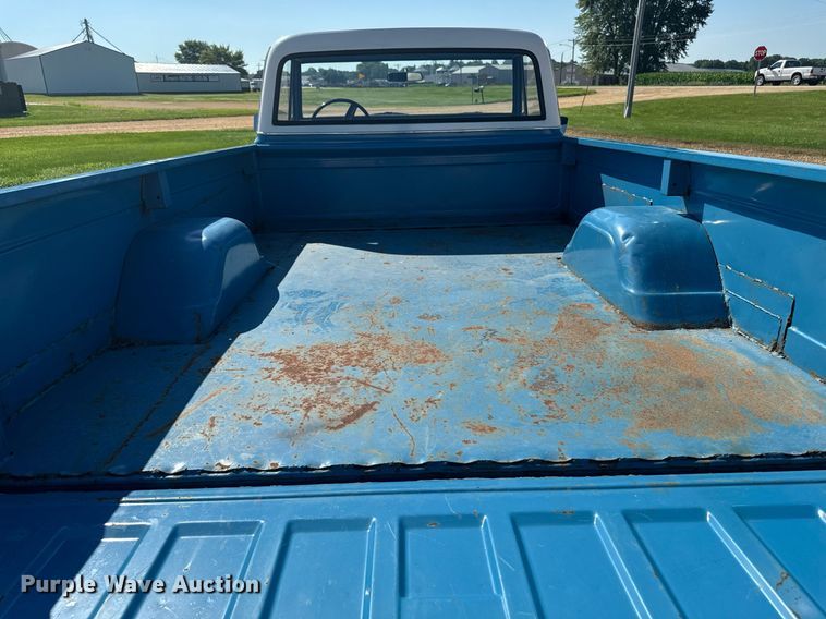 image for item EM2119 1972 GMC 1500 Custom pickup truck