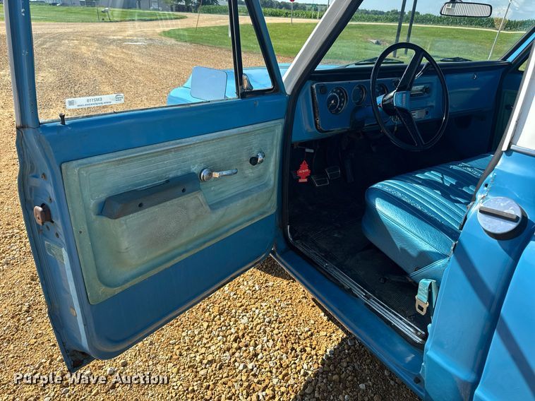 image for item EM2119 1972 GMC 1500 Custom pickup truck