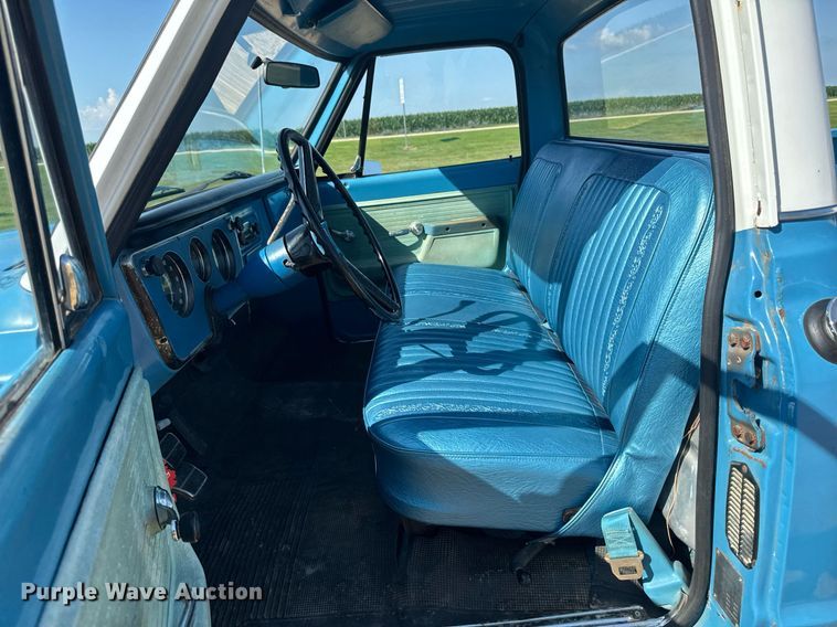 image for item EM2119 1972 GMC 1500 Custom pickup truck