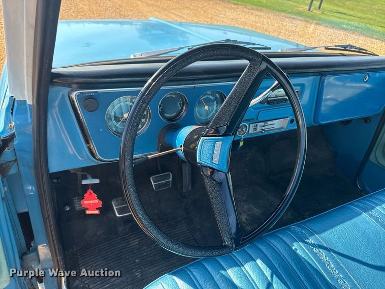 image for item EM2119 1972 GMC 1500 Custom pickup truck