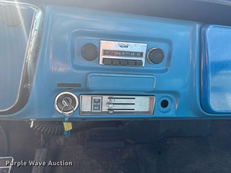 image for item EM2119 1972 GMC 1500 Custom pickup truck