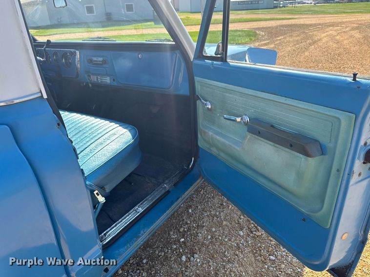 image for item EM2119 1972 GMC 1500 Custom pickup truck