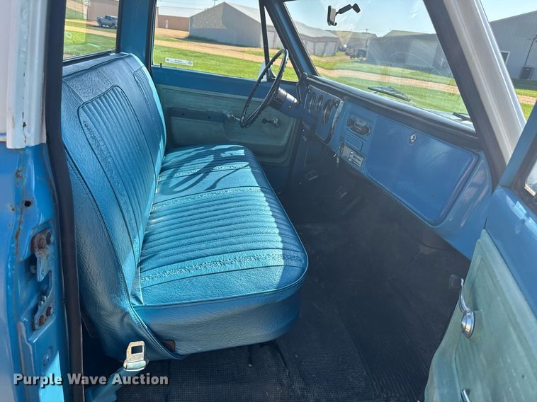 image for item EM2119 1972 GMC 1500 Custom pickup truck