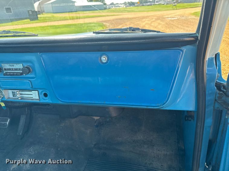 image for item EM2119 1972 GMC 1500 Custom pickup truck