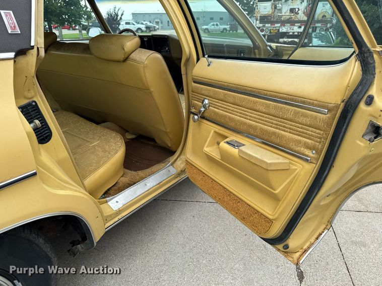 image for item EM2124 1973 Oldsmobile Delta 88 