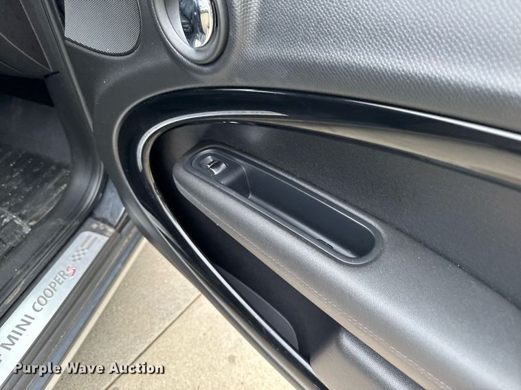 image for item EM2125 2015 Mini Countryman 