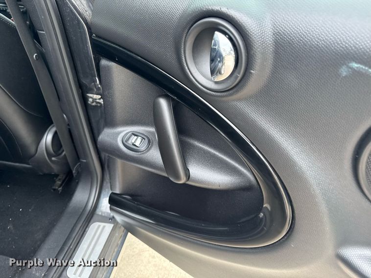 image for item EM2125 2015 Mini Countryman 