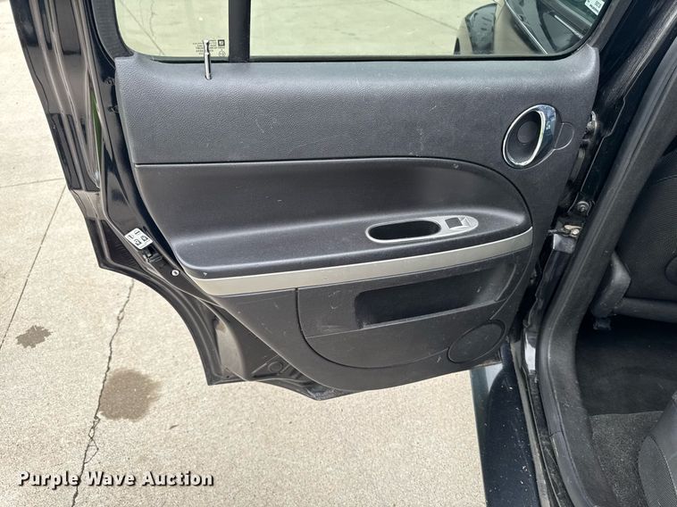 image for item EM2126 2009 Chevrolet HHR SUV