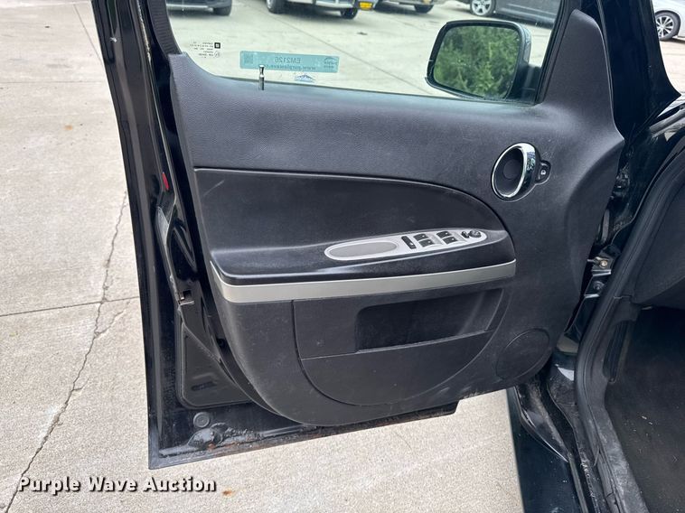 image for item EM2126 2009 Chevrolet HHR SUV