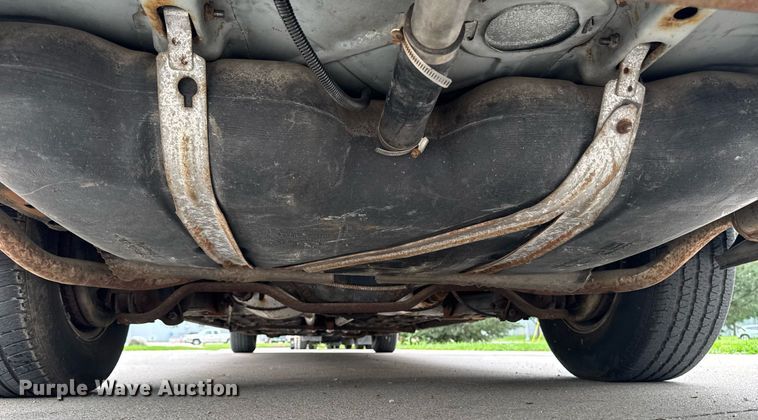 image for item EM2127 1995 Cadillac Fleetwood limousine