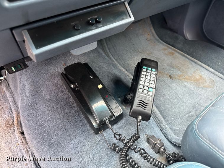 image for item EM2127 1995 Cadillac Fleetwood limousine