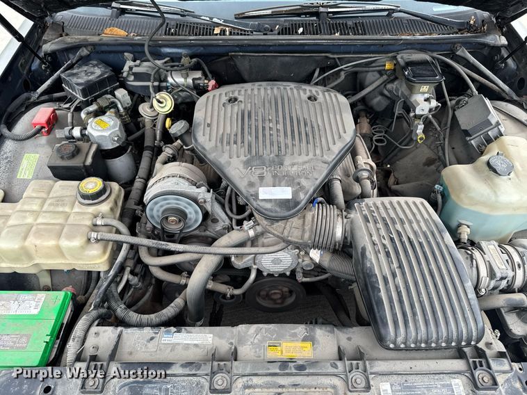 image for item EM2127 1995 Cadillac Fleetwood limousine